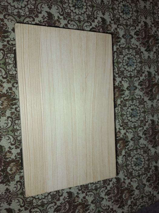 Дерев'яна скринька для зберігання 50 монет діаметром 30 мм