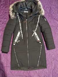 Зимова куртка 42-44 розмір