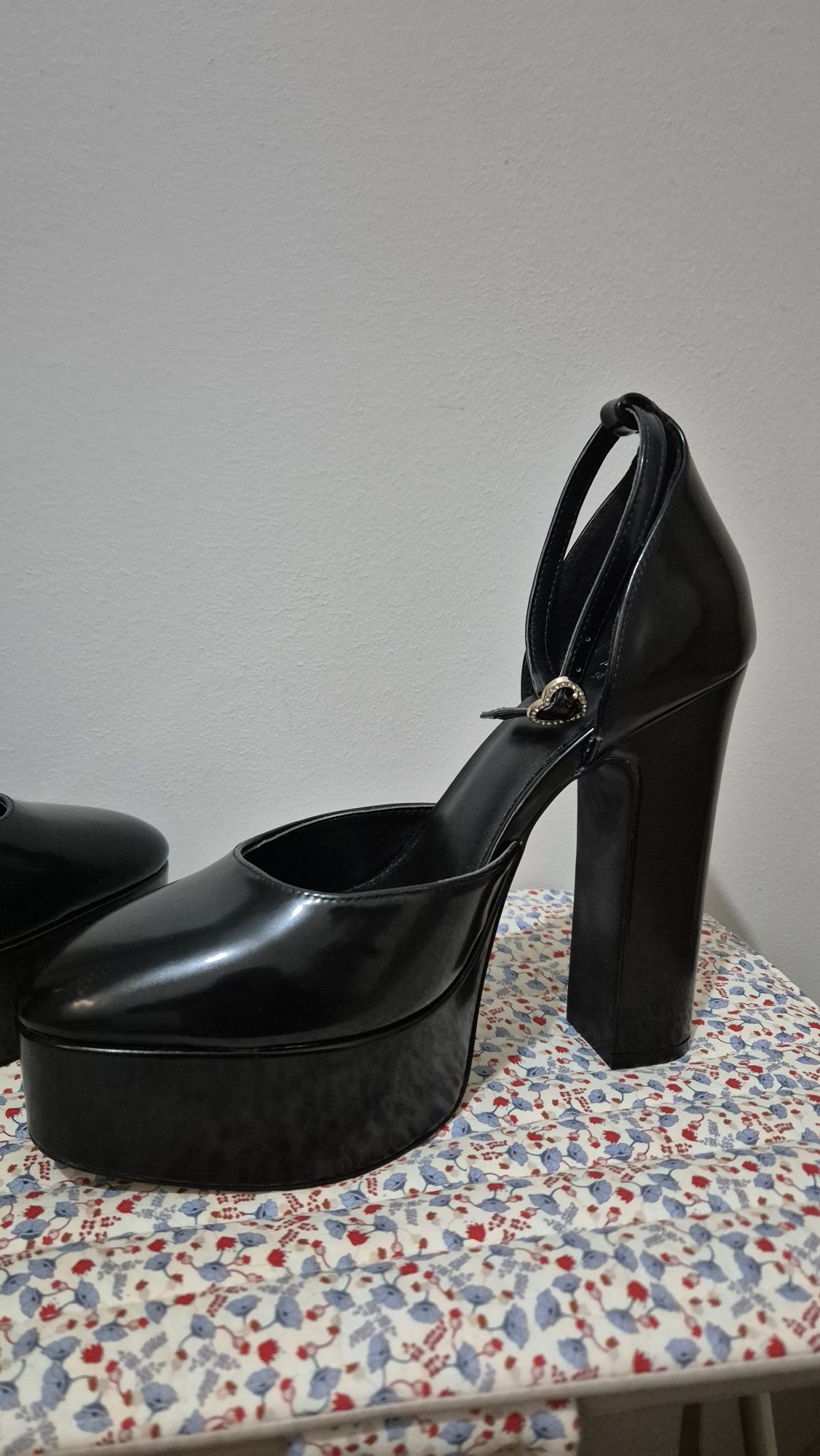 Buty na wysokim obcasie i platformie 38 H&M