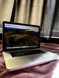 MacBook Pro 15” / 4 ядра Core i7 2,7 GHz / SSD 240 ГБ / 8 ГБ ОЗУ