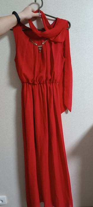 Платье вечернее красное