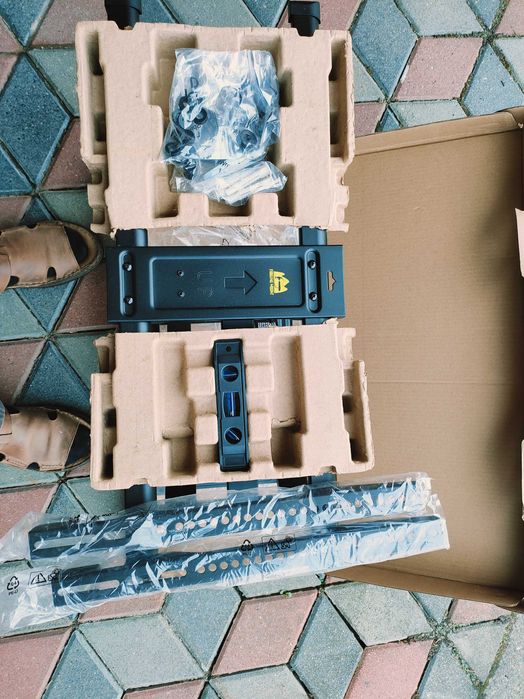 Uchwyt TV bardzo solidny Model HY9389-B