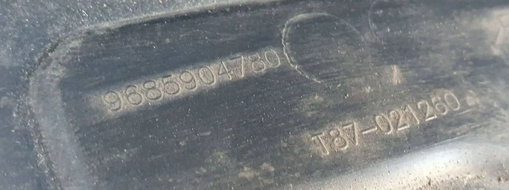 peugeot 5008 1 i prawy błotnik przedni przód $