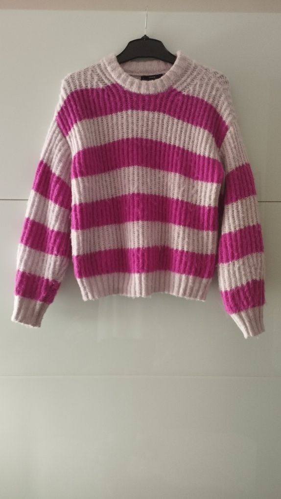 Sweter damski w pasy