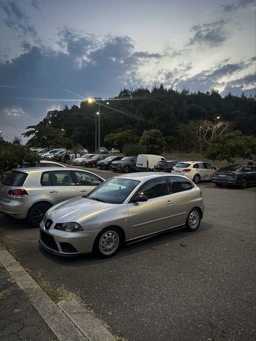 Seat ibiza 6L pd 130cv  5 lugares