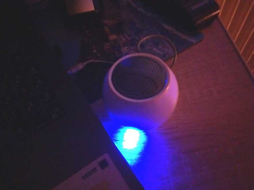 Głośnik audio biały