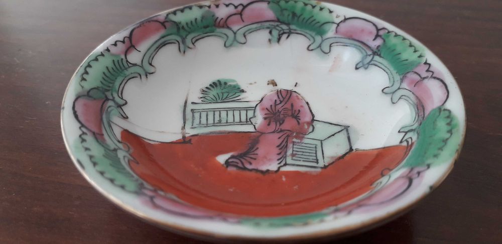 Duas Taças miniatura, em louça chinesa