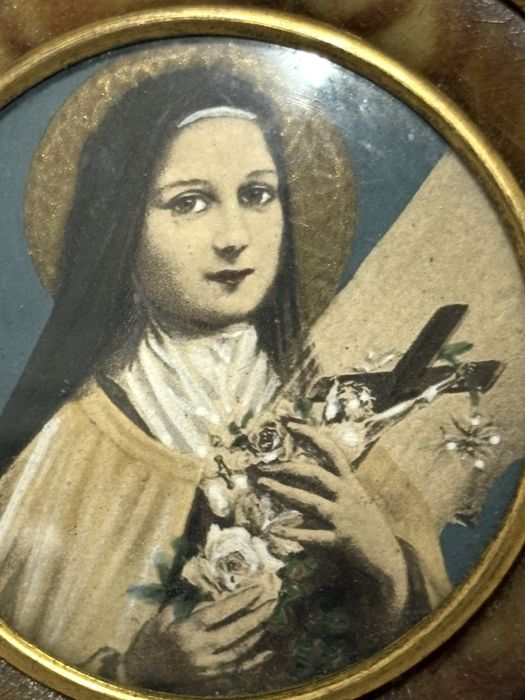 Linda antiga imagem da Santa Teresinha em moldura francesa do Sec XIX