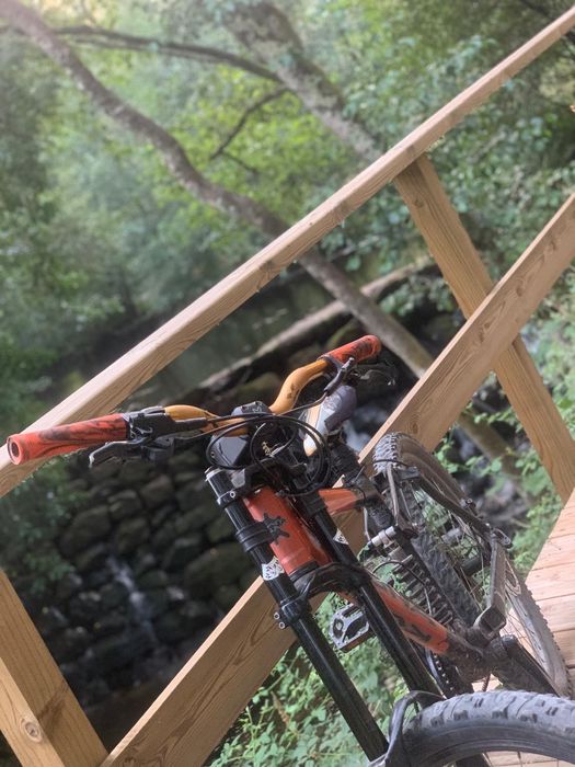 Vendo bicicleta downhill