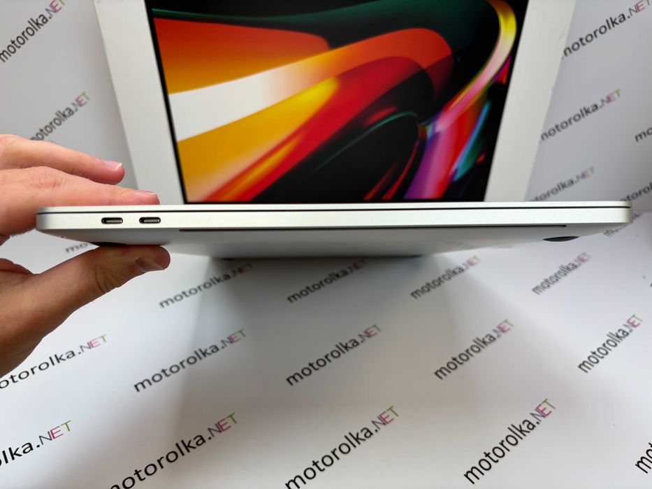 Ноутбук MacBook Pro 16 2019 i7 16 RAM 512 SSD Pro 5300M 4GB Silver №2