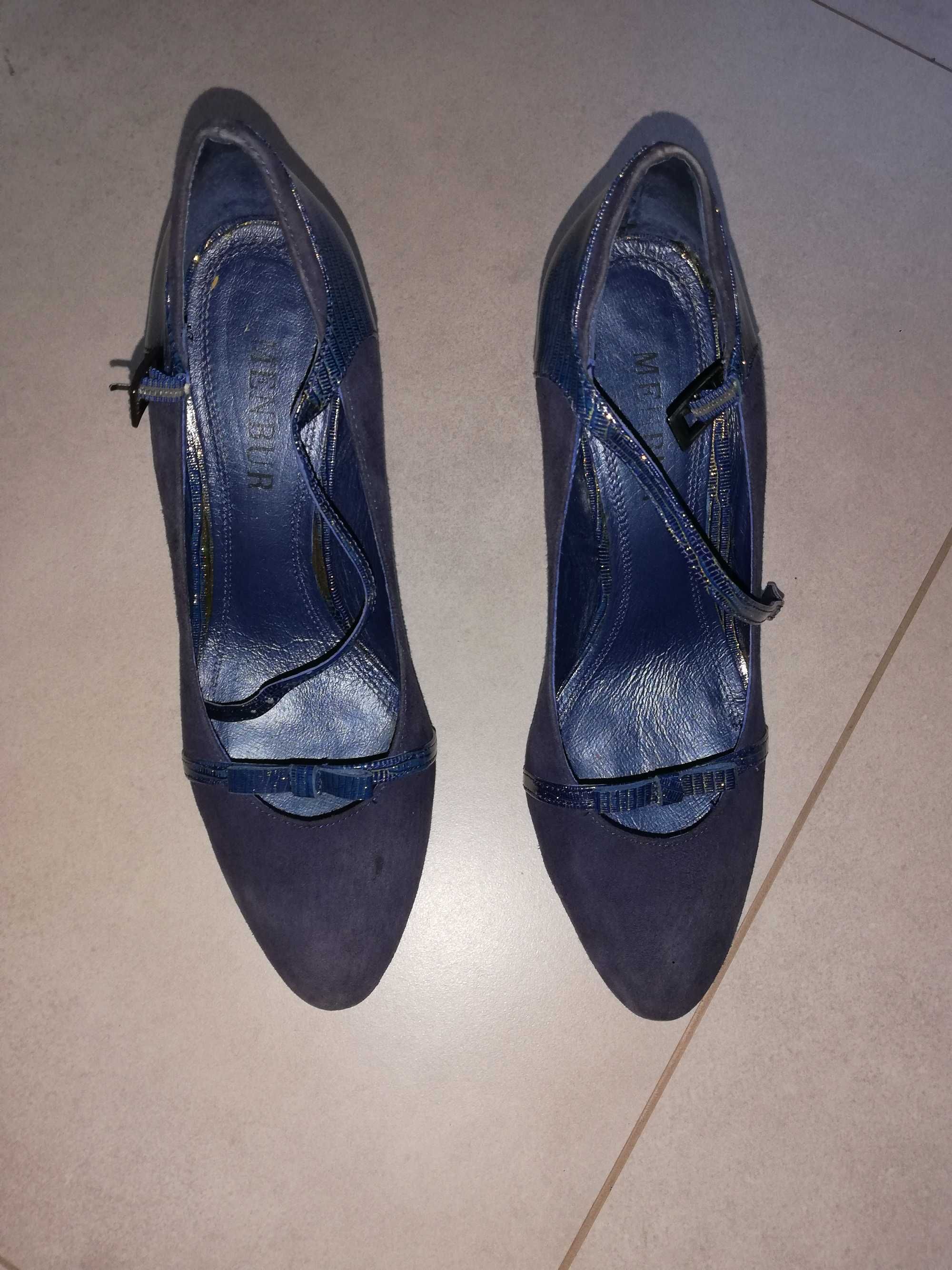 Buty granatowe,zamszowr,ze złotą nitką, szpilka, Menbur, rozmiar 38