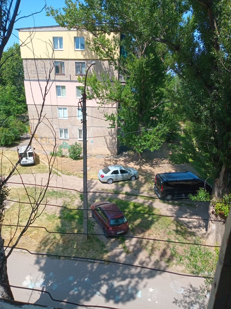 Продам 3 -х комнатную квартиру на Всебратском(В.г-35)