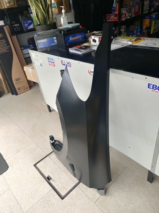 Guarda Lamas Frente ESQ TESLA MODEL Y