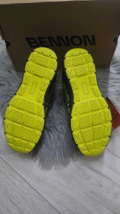 Buty robocze wzmacniane