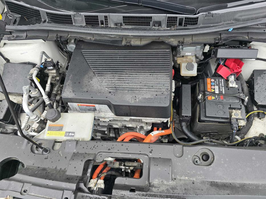 NISSAN Leaf 40 kWh N-Connecta SALVADO