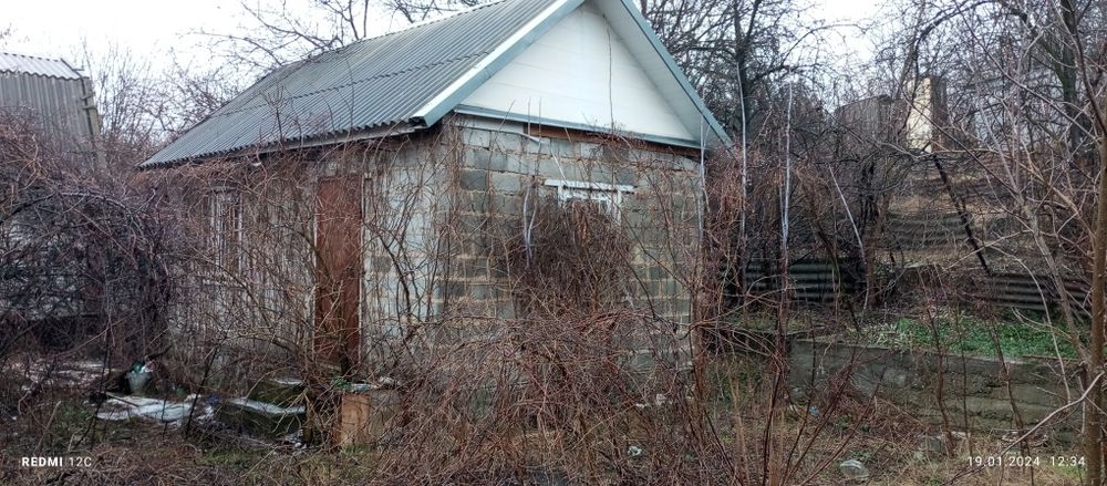 Продам участок с домиком