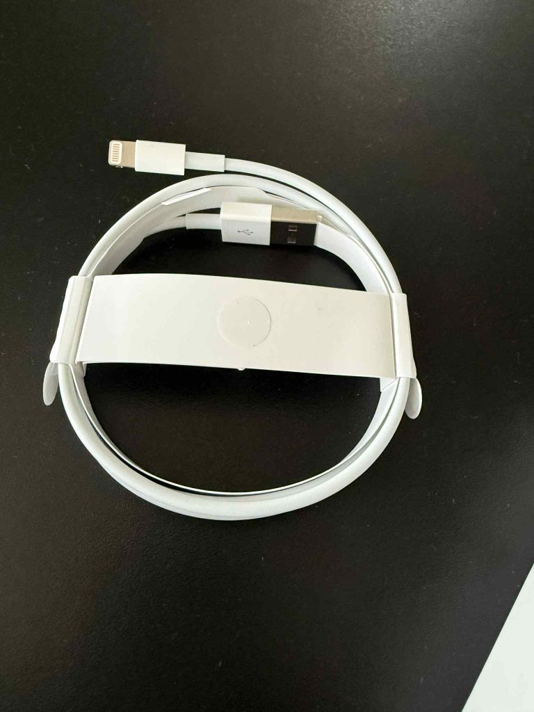 AirPods 2 cały zestaw Karl lagerfeld etui.