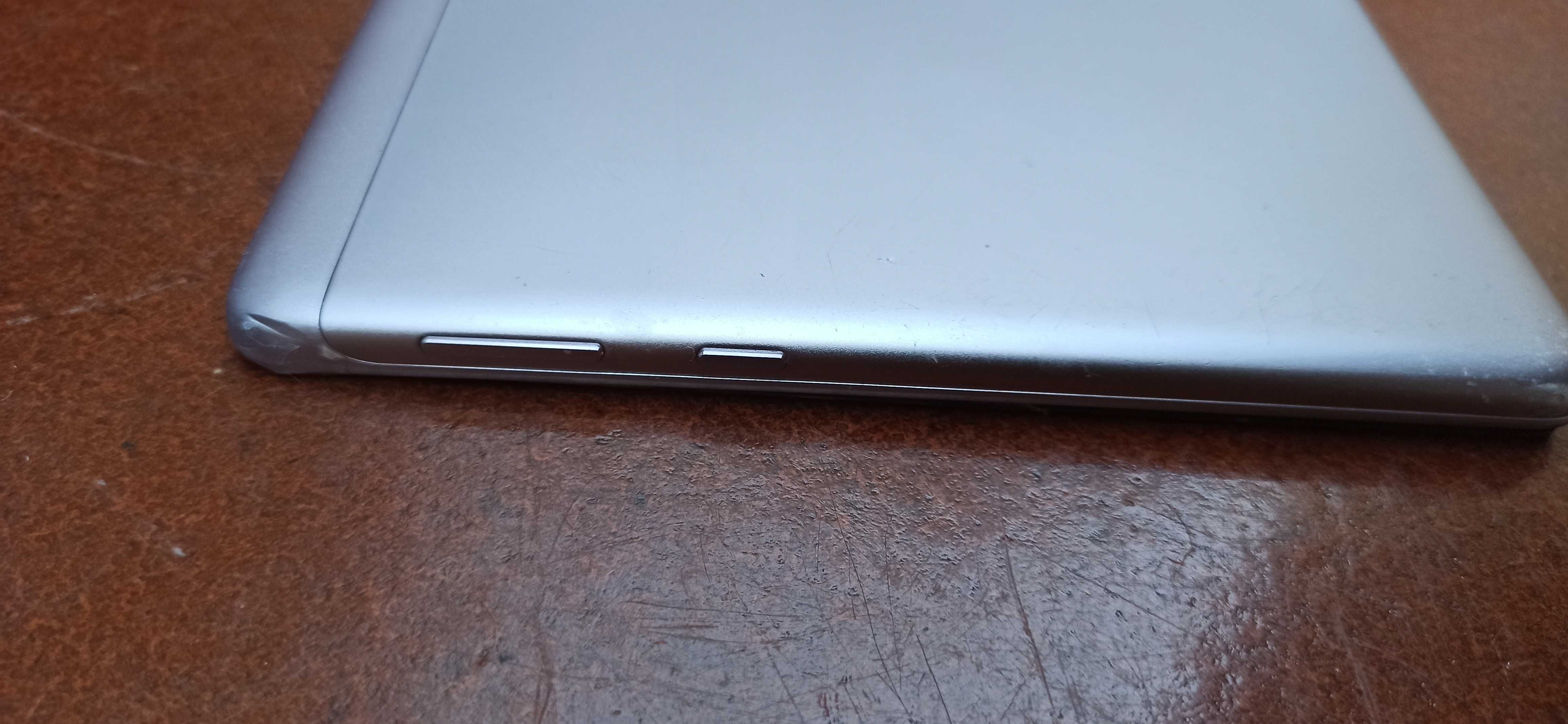 планшет 10" Huawei MediaPad T3  AGS-W09 на восстановление или запчасти