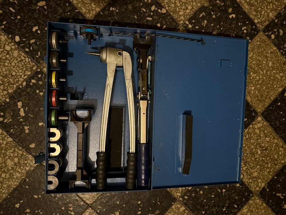 Zaciskarka TECE PEX
Cena 1200 zł