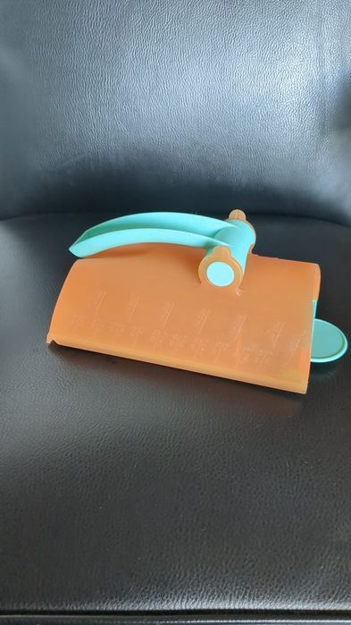 Tupperware tarka z pojemnikiem