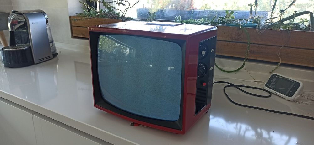 Televisão antiga CIE Model 14 BW