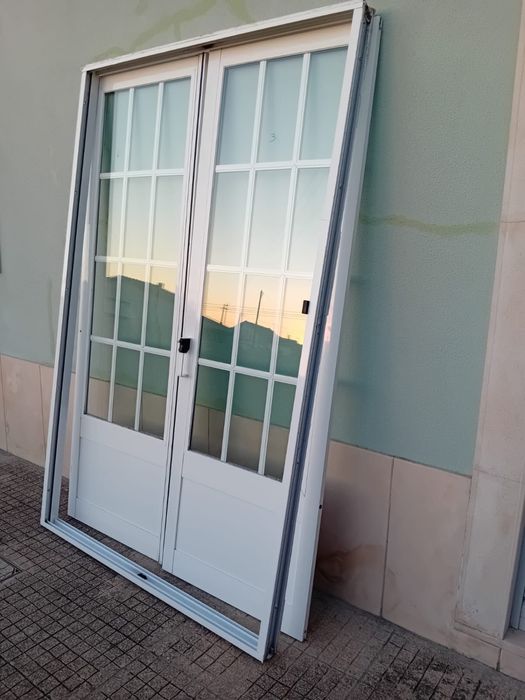 4 portas e 1 janela aluminio vidro duplo