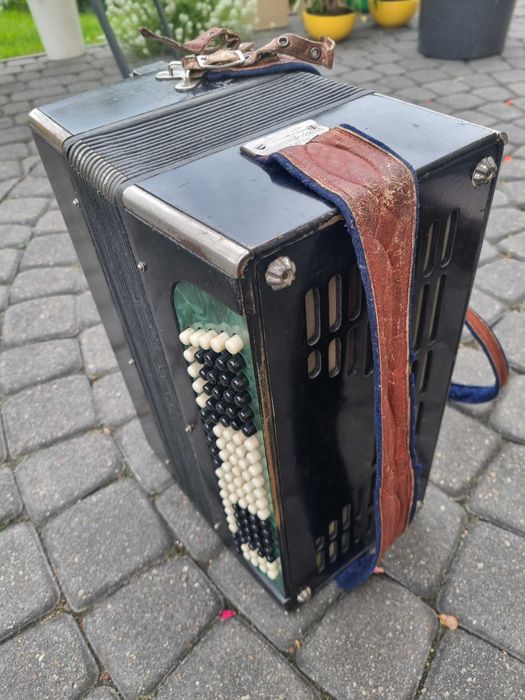 Akordeon Rosyjski 80 letni