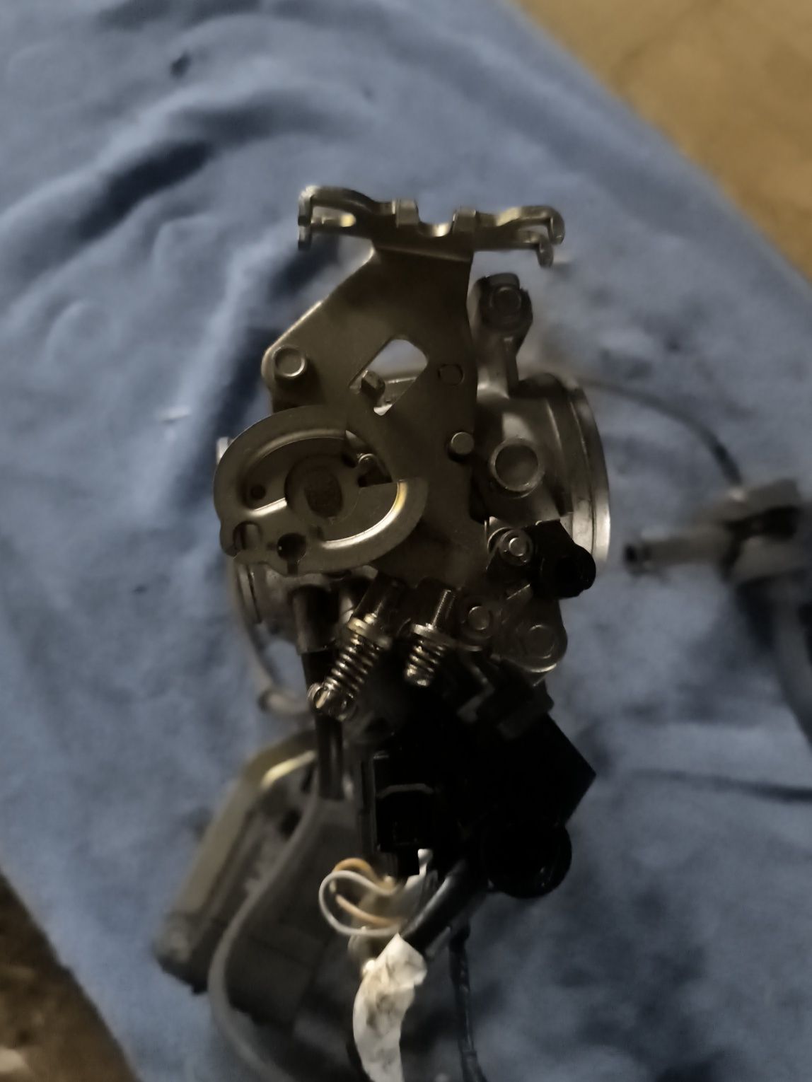 Suzuki GSXR 750 i 600 K1 K2 K3 przepustnice wtryskiwacze TPS stva stps