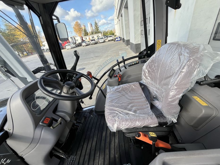 Ciągnik Rolniczy LOVOL M504 Czarny Perkins 3.2l 4 cylindry E3 60 KM !!