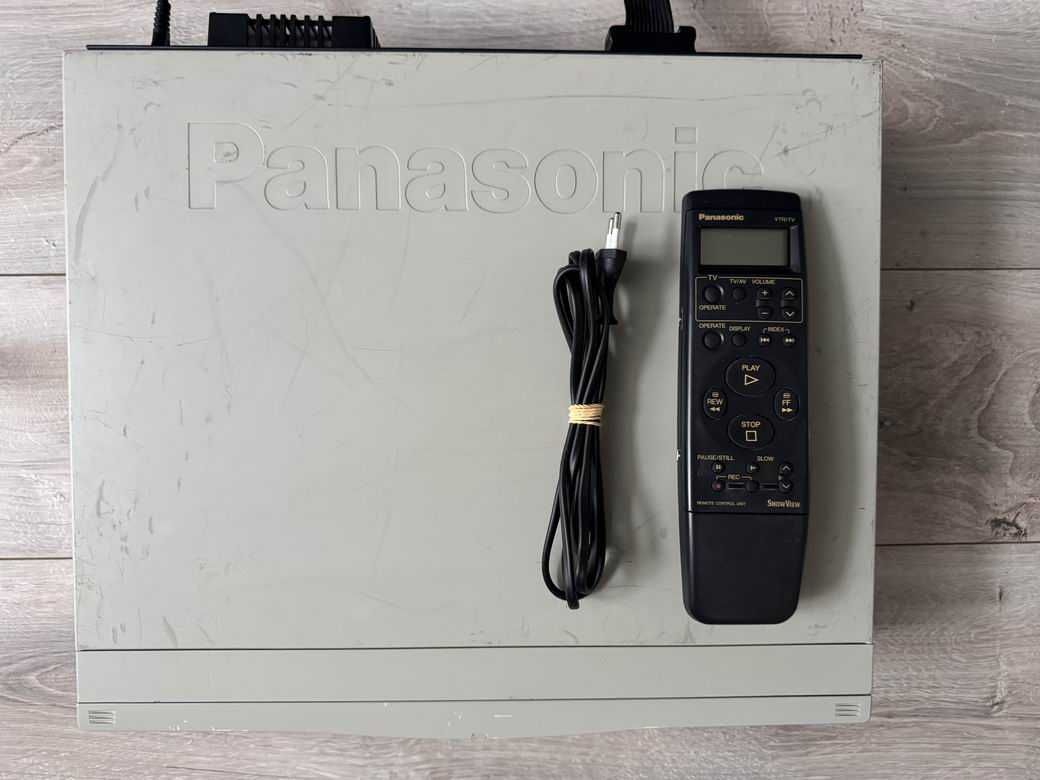 Magnetowid VHS Panasonic AG 4700 + oryginalny pilot
