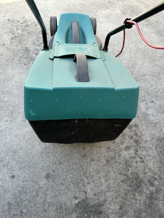 Corta-relvas elétrico Bosch ARM 32 – 1200 W COMO NOVO