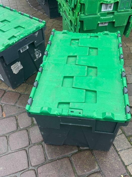 Plastikowy pojemnik z pokrywą 600x400x365 mm