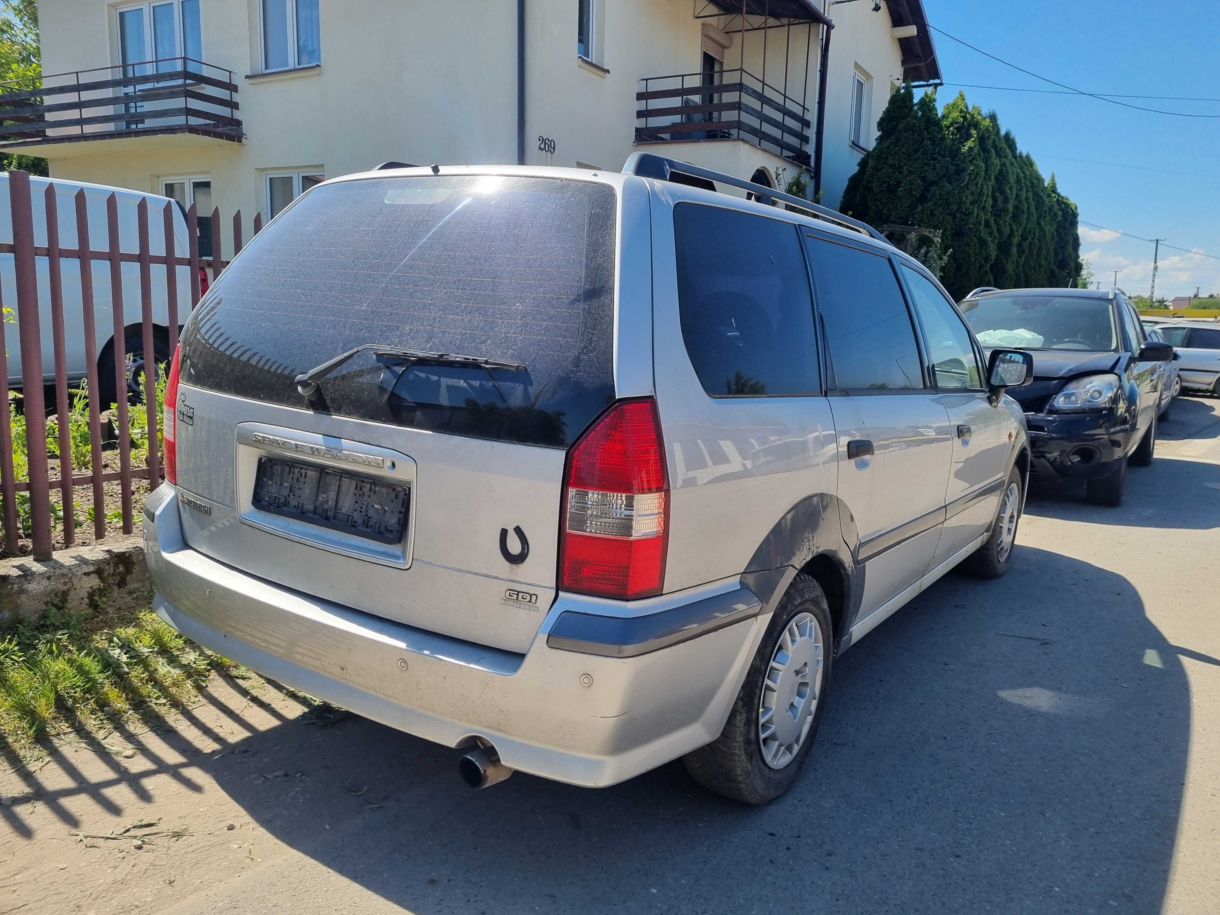 Mitsubishi Space Wagon 2,4 2000r na części