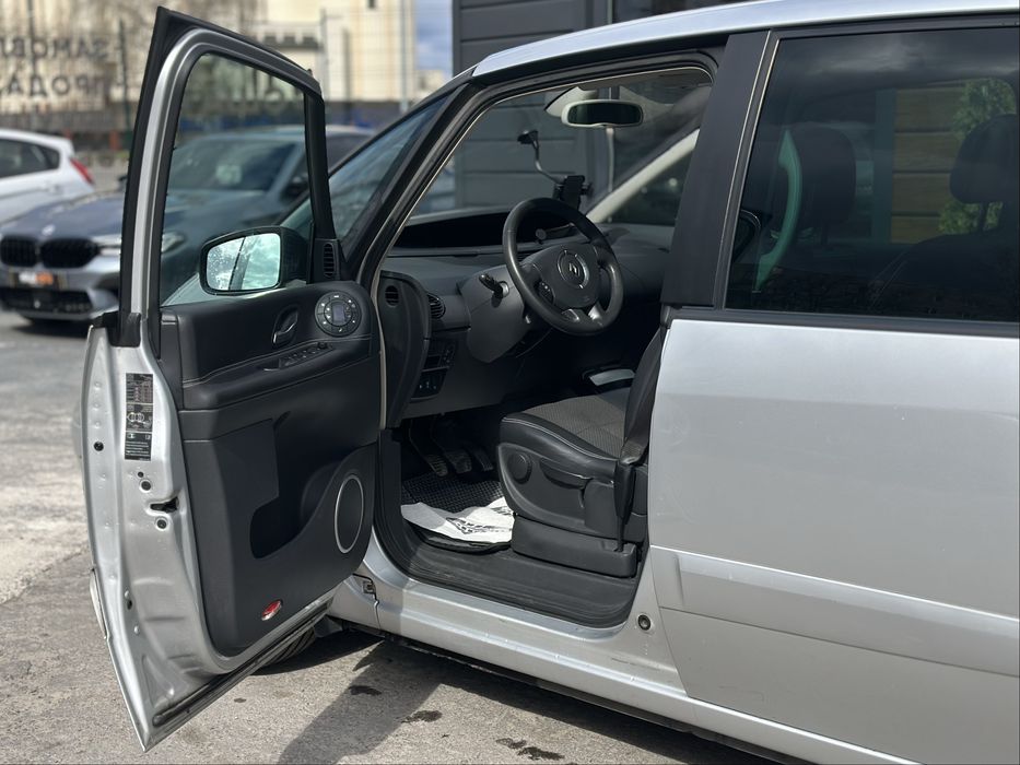 RENAULT ESPACE 2011р, 2.0 дизель, механіка, передній привід