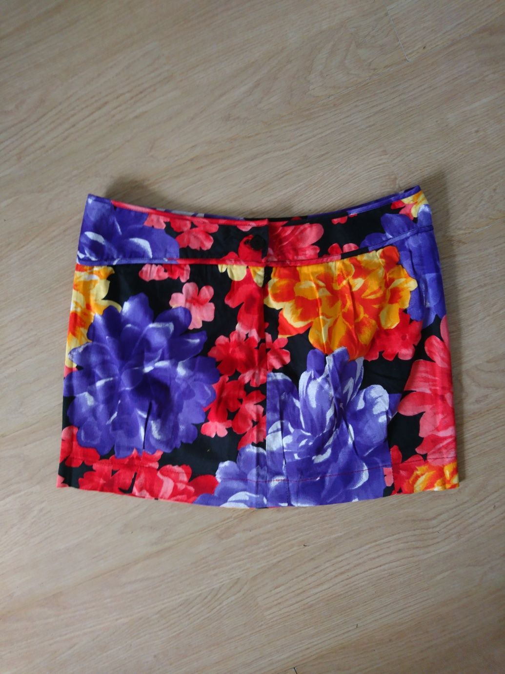 Kolorowa mini spódniczka w kwiaty miniówka XS/S bawełniana