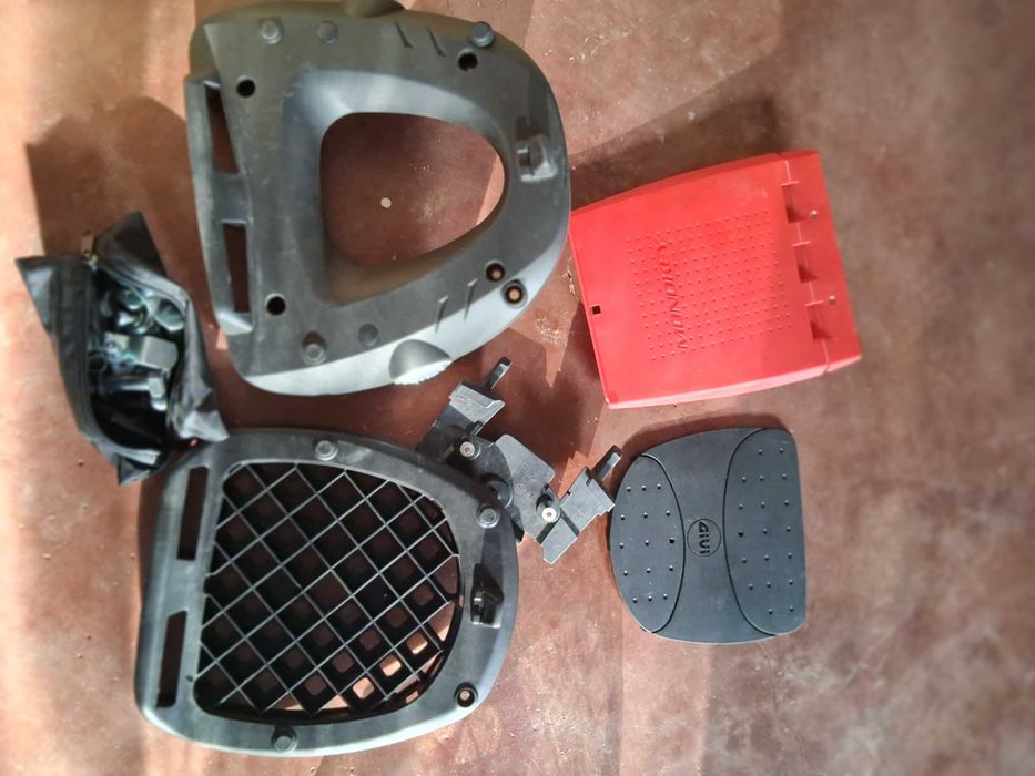 Top case, mala para mota Givi com suporte