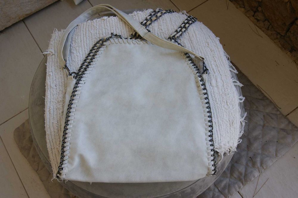 Mala em pele moderna NOVA