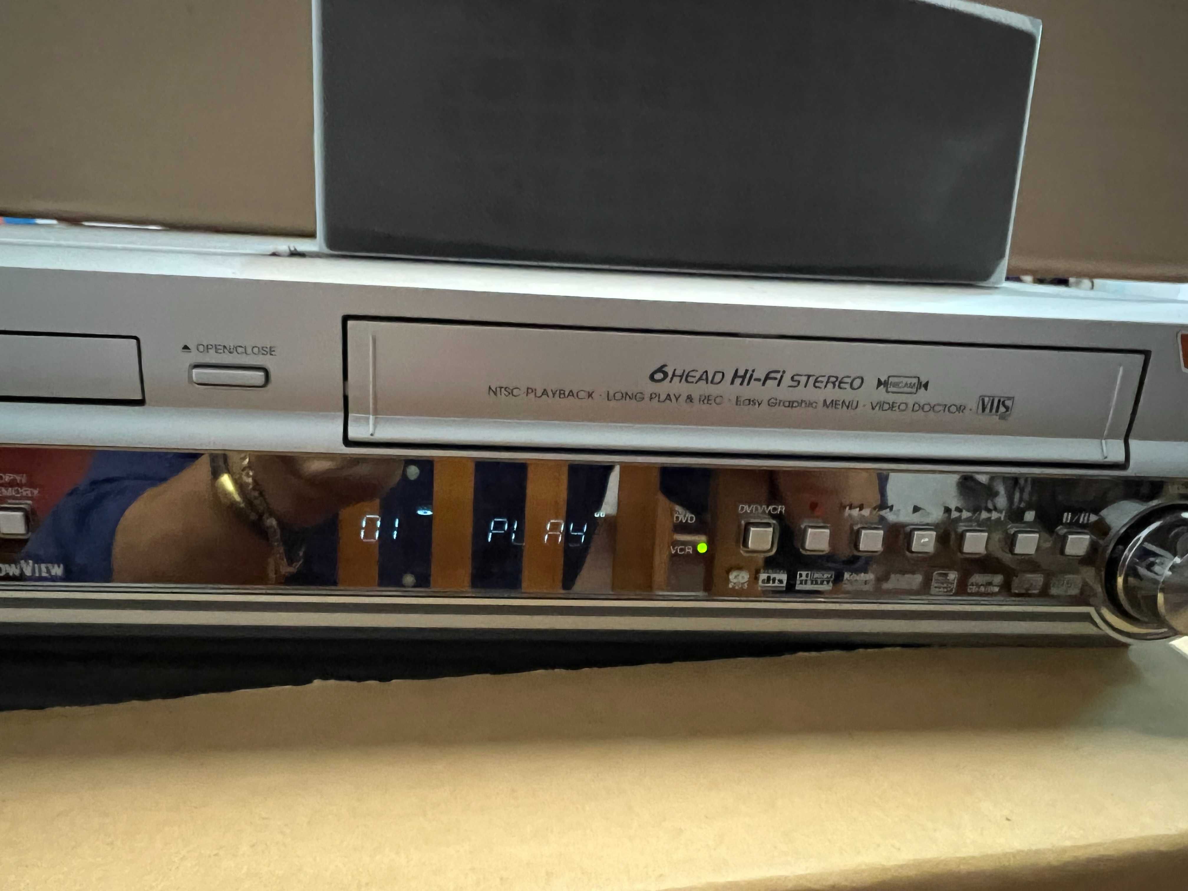 LG Lh-C6230 Leitor DVD+Leitor e gravador VHS+Amplif.5/1 com 6 Colunas
