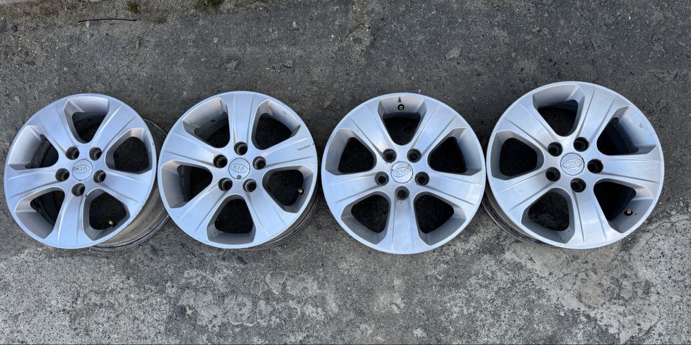 Продам оригинальные  диски  5x114,3.R16