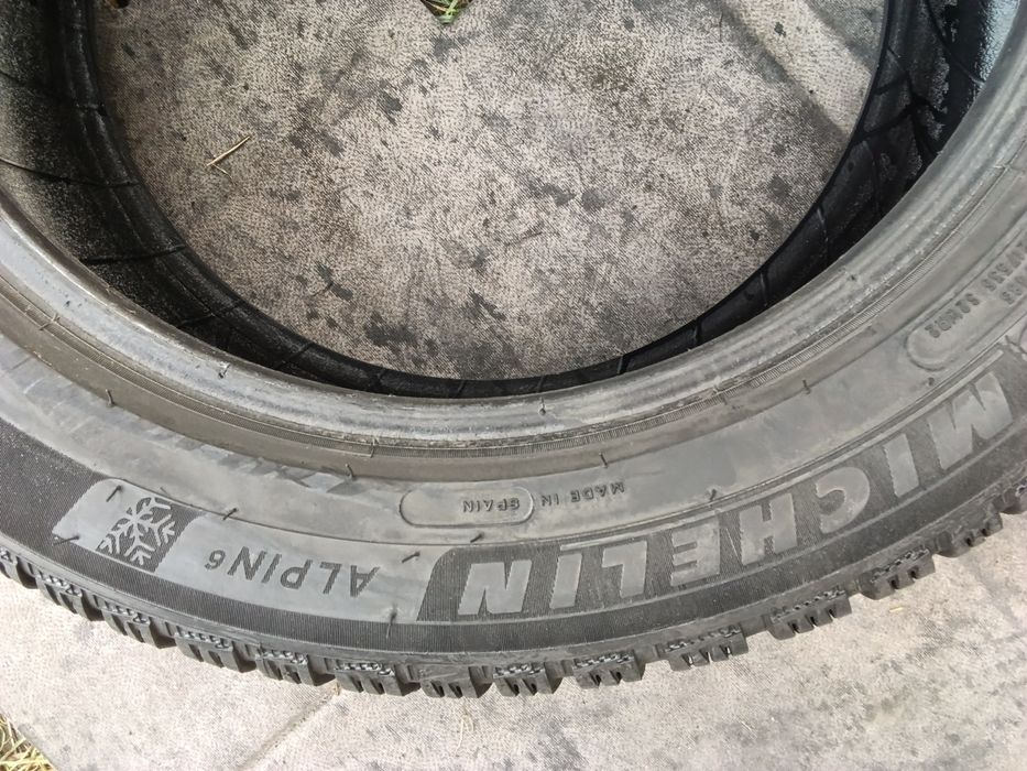 Продам шини  б/у 225/50R17