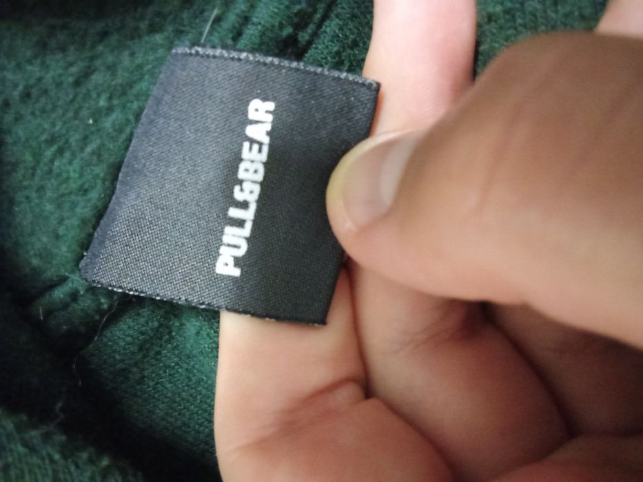 Sweat Pull&bear verde com símbolo atrás e a frente (ouversise)