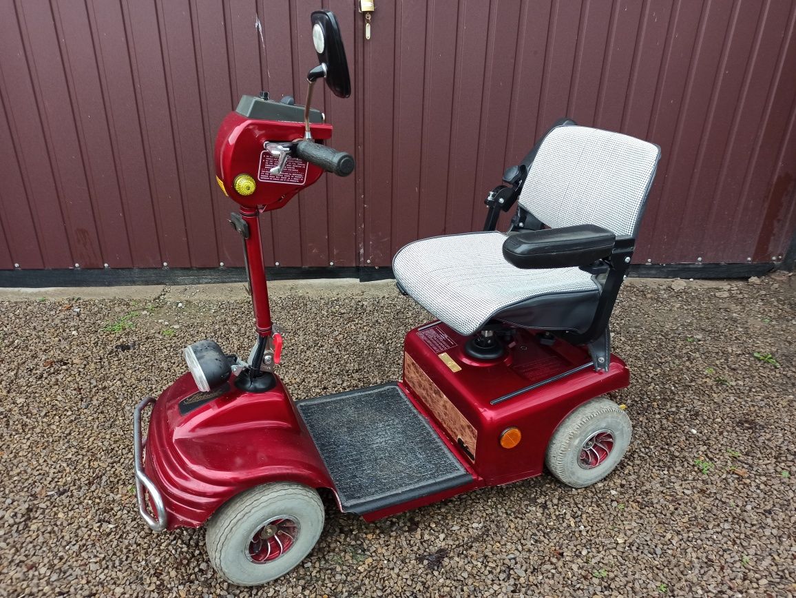 Wózek dla seniora inwalidzki