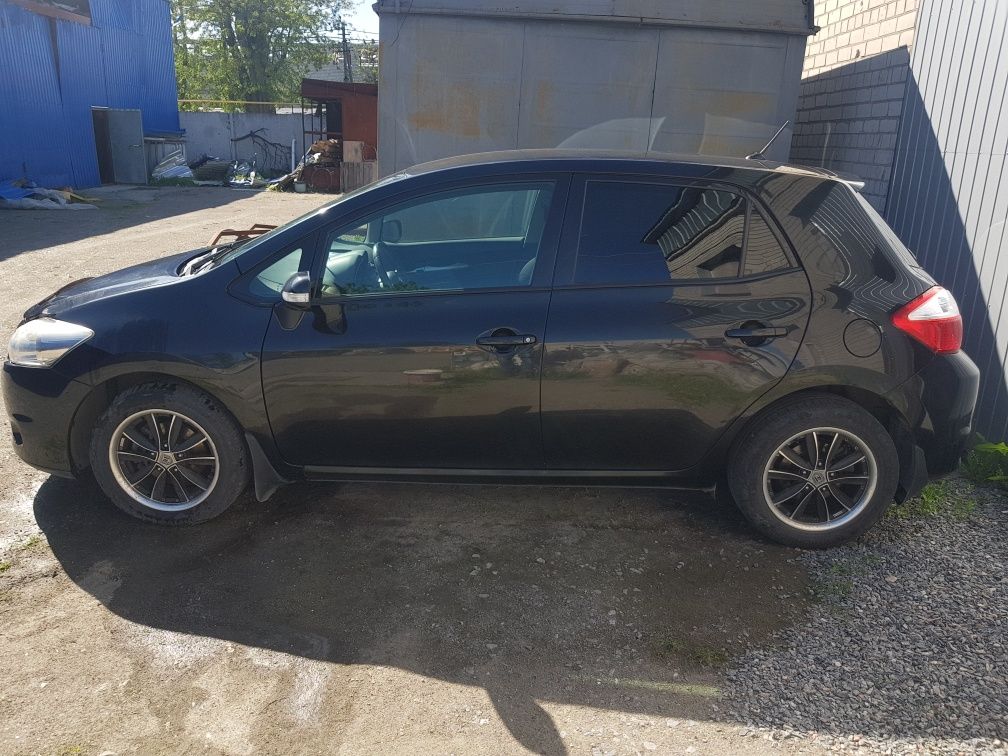 Toyota (тойота) auris