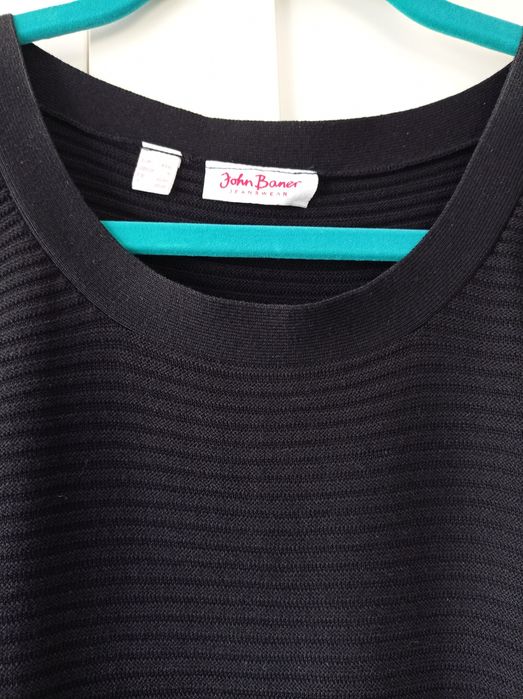 Sukienka czarna sweterkowa typu nietoperz 42