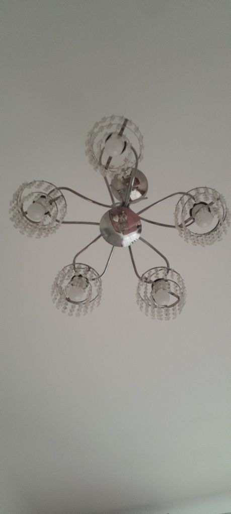 Lampa z kryształkami