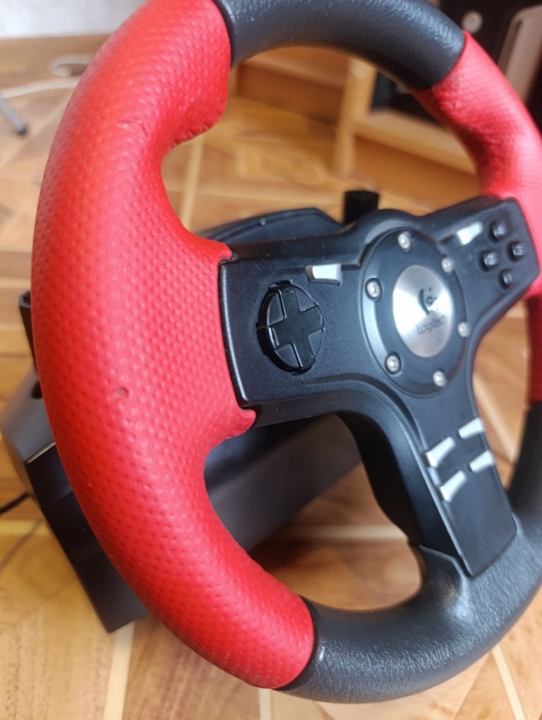 Ігрове кермо Logitechi Formula Force EX з педалями