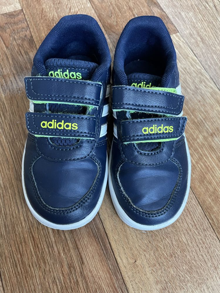 Кросівки фірмові дитячі Adidas оригінал р 24