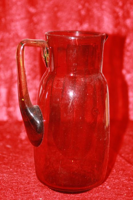 Caneca de vidro vermelho Vista Alegre