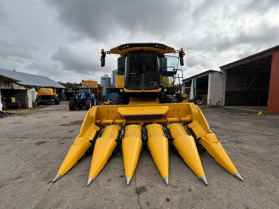 Kombajn zbożowy New Holland CX5.80