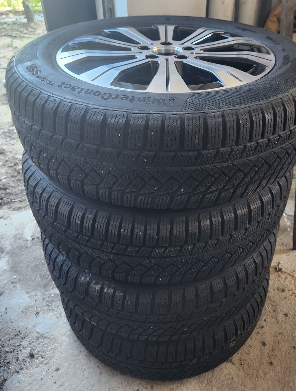 4 jantes Mercedes EQA 18"  com pneus Continental 215/60 R 18 T XL